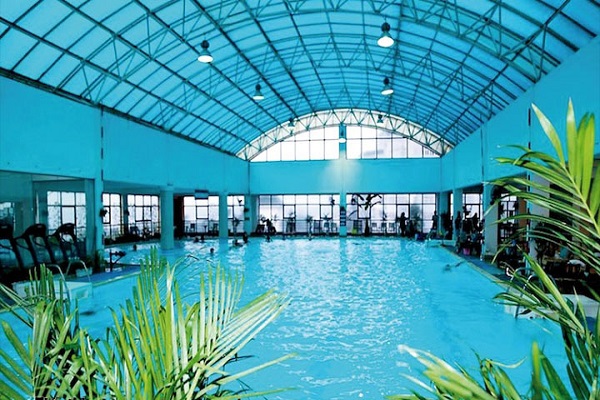 Review bể bơi Phú Lâm
